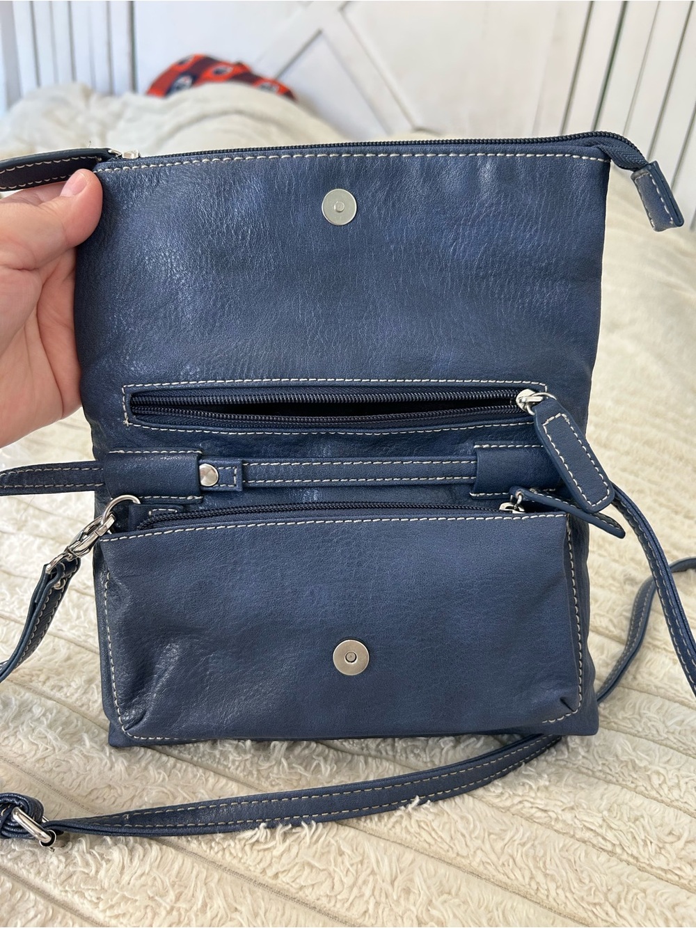 Kenneth Cole Reaction Navy Slim Crossbody with Front Zip - Picture 8 of 9